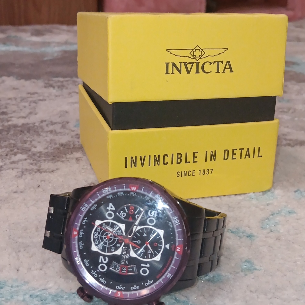 Invicta Aviator Black and Purple Watch in Yellow Box - Picture 5 of 6